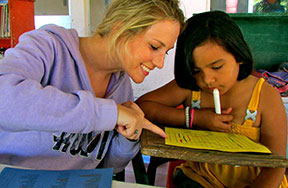 volunteers in mexico teaching