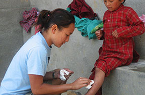 volunteers in nepal medical