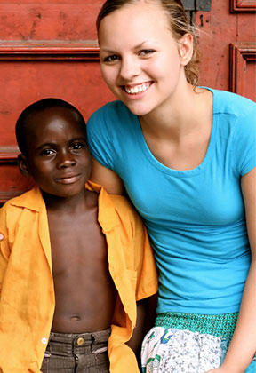 volunteer in uganda